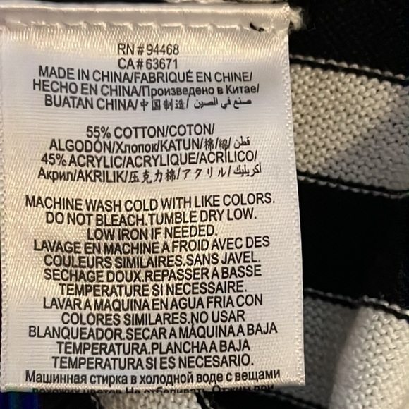 BCBGENERATION striped long sleeve sweater black white Sz XS - Picture 11 of 11